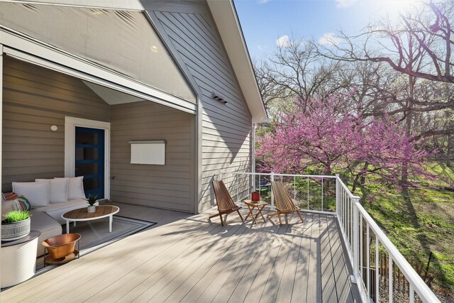 5740 Walnut Hill Ave, Des Moines, IA 50312 - view of deck
