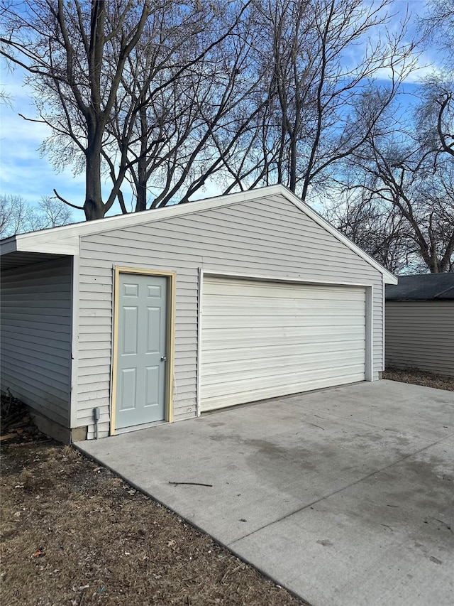 view of detached garage