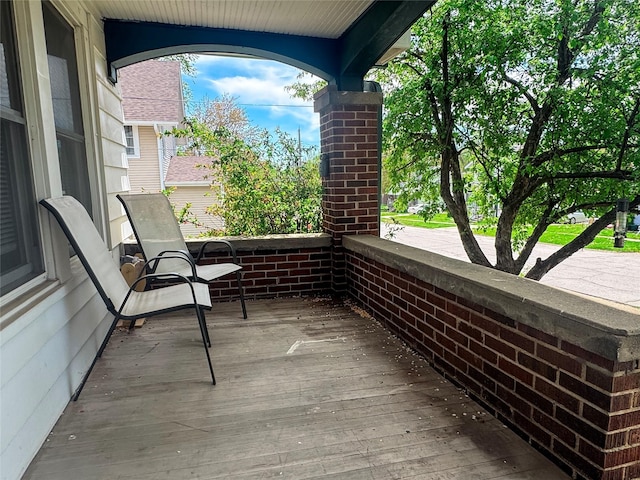 410 1st St S, Newton, IA 50208 - view of balcony
