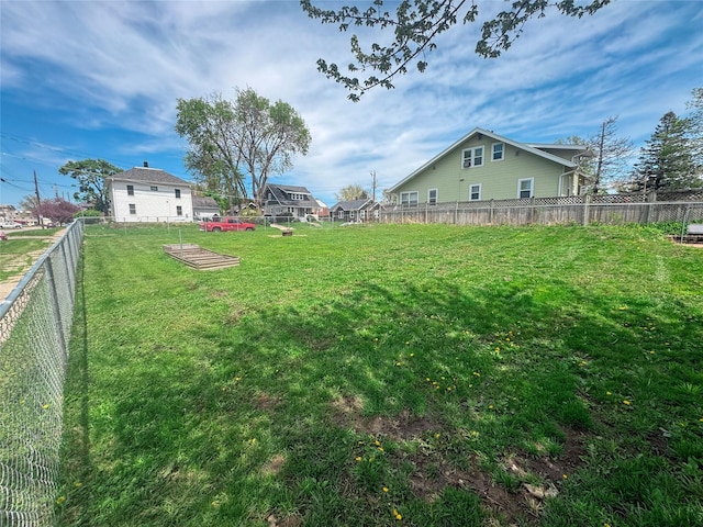 410 1st St S, Newton, IA 50208 - view of yard featuring fence private yard