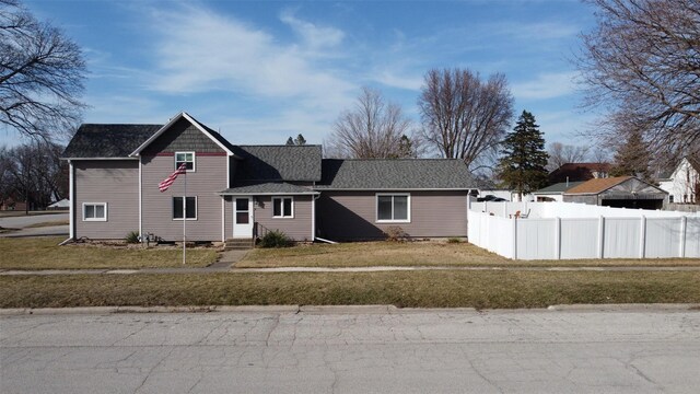 1408 Lincoln St, Gowrie, IA 50543 - traditional-style house with fence and a front yard