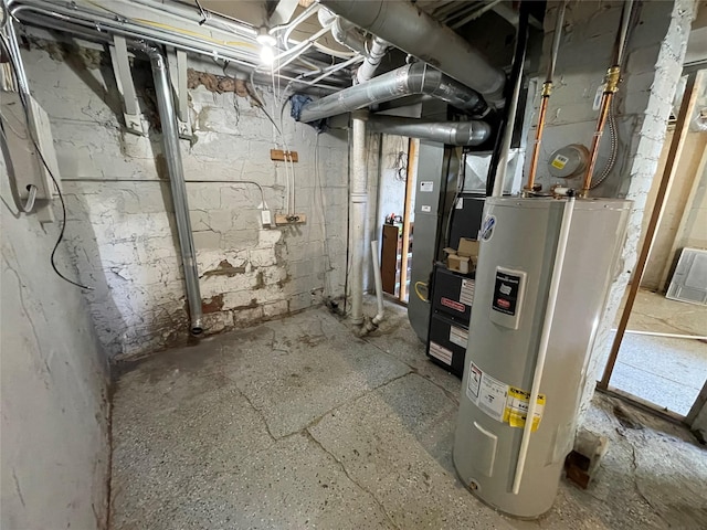 1144 Euclid Ave, Des Moines, IA 50313 - unfinished below grade area with electric water heater