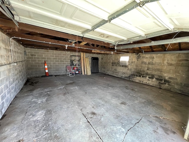 1144 Euclid Ave, Des Moines, IA 50313 - view of garage