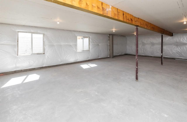 6411 NE 11th Ct, Des Moines, IA 50313 - view of below grade area