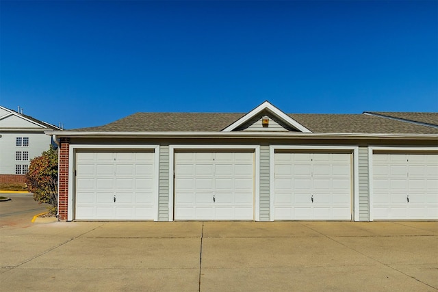 1325 SE Florence Dr Unit 207, Waukee, IA 50263 - view of garage