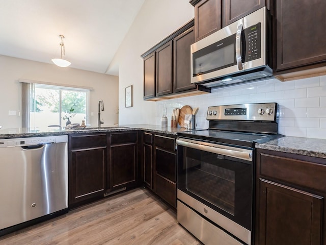 725 Dogwood Ln, Norwalk, IA 50211 - photo 7