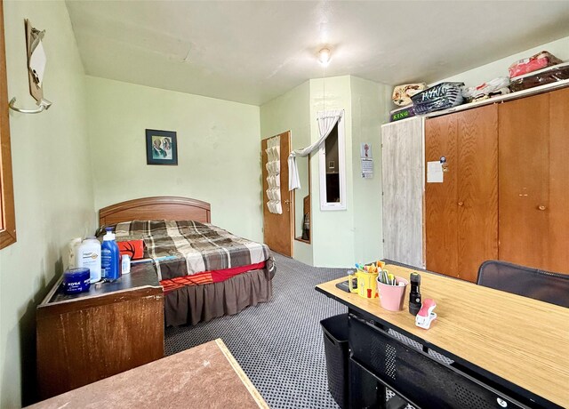 603 E Church St, Marshalltown, IA 50158 - view of carpeted bedroom