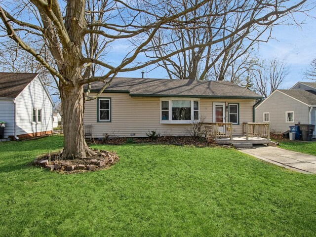 3112 Sheridan Ave, Des Moines, IA 50310 - single story home featuring a front lawn and a deck
