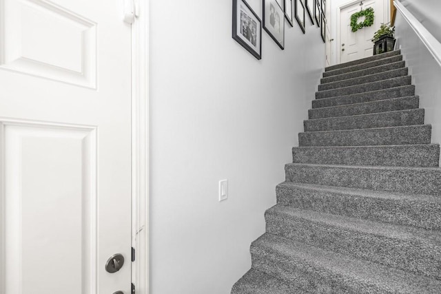 2403 NE Oak Dr Unit 6, Ankeny, IA 50021 - view of stairs