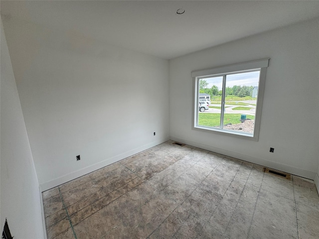 850 NW Frescott Cir, Waukee, IA 50263 - empty room with baseboards