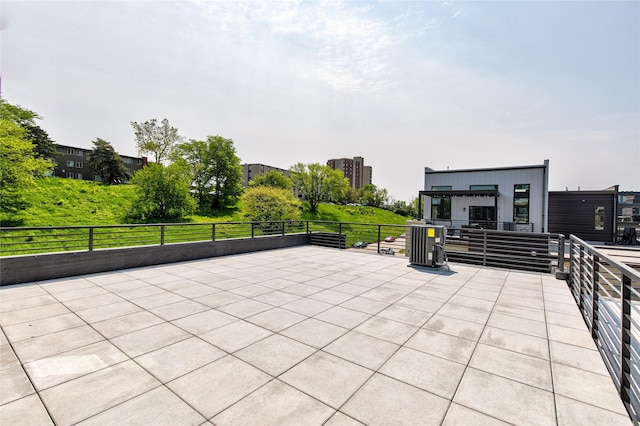 225 Maple St, Des Moines, IA 50309 - view of patio