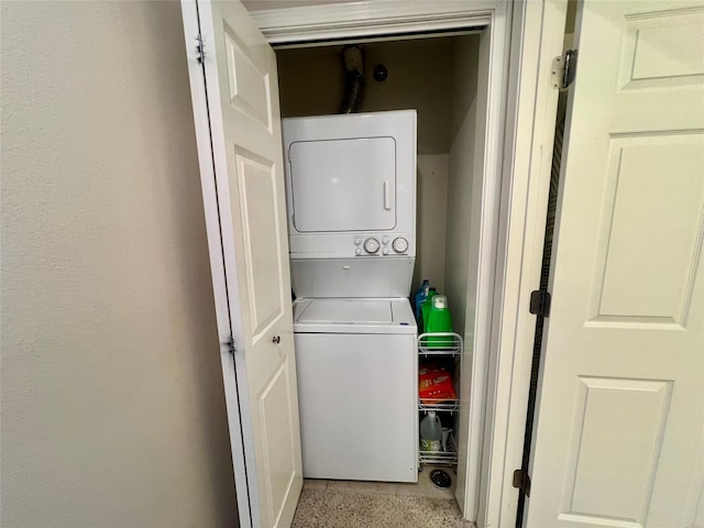 6440 Ep True Pkwy Unit 2307, West Des Moines, IA 50266 - laundry room with stacked washer / drying machine