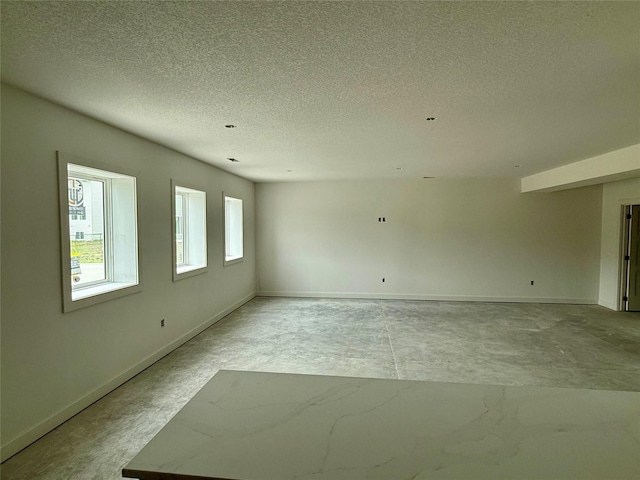 16307 Ironwood Ln, Urbandale, IA 50111 - photo 10
