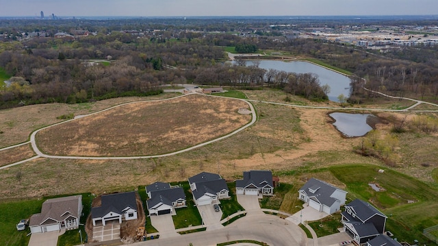 172 Crossroads Dr, Des Moines, IA 50320 - aerial view of property's location with a large body of water and nearby suburban area
