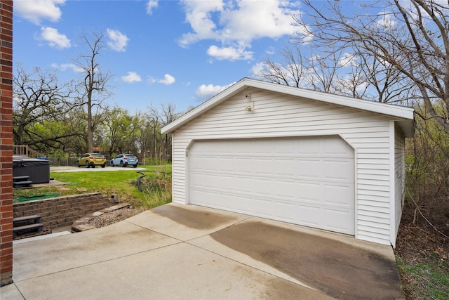 1804 E 33rd St, Des Moines, IA 50317 - view of detached garage