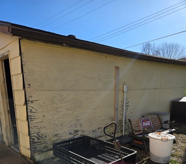 210 11th Ave SW, Altoona, IA 50009 - view of garage
