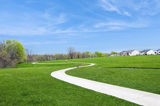6635 NE 9th Ct, Des Moines, IA 50313 - surrounding community with a lawn