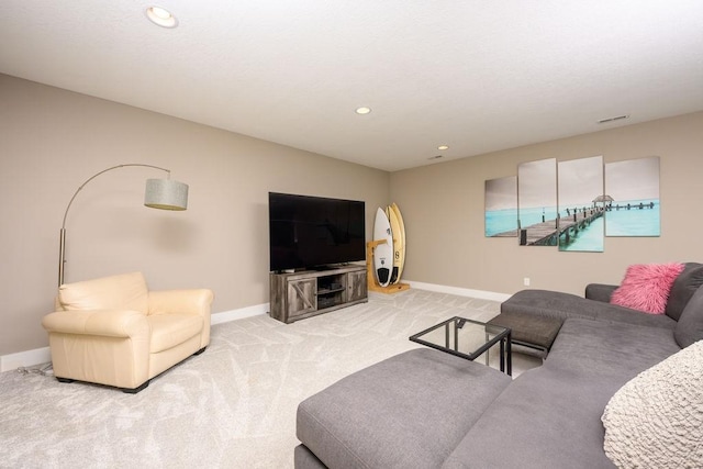 1616 Park Ave, Des Moines, IA 50315 - carpeted living room with baseboards and recessed lighting