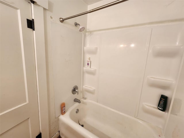 502 NE 2nd St, Greenfield, IA 50849 - bathroom featuring shower / tub combination