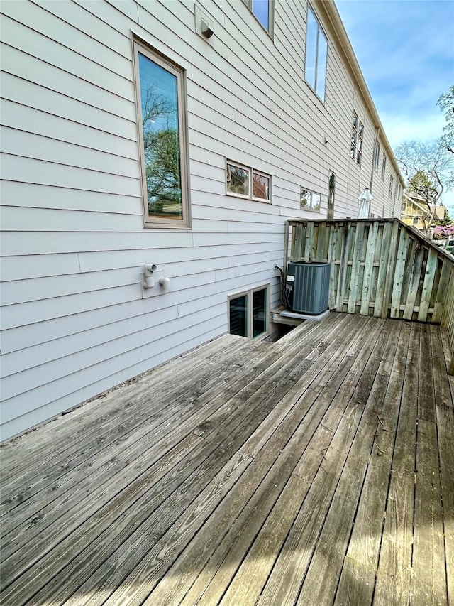 deck with cooling unit