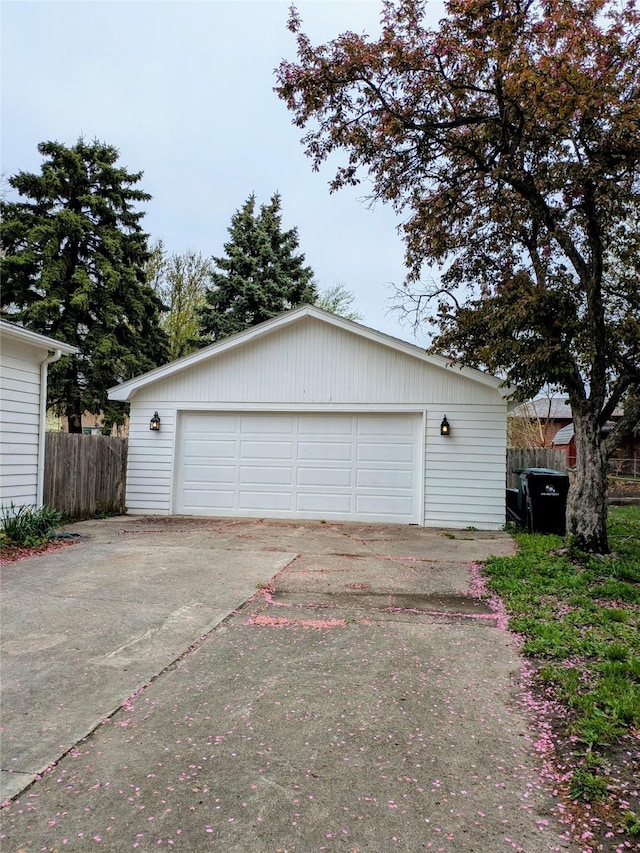 1300 NE 50th Pl, Des Moines, IA 50313 - view of detached garage
