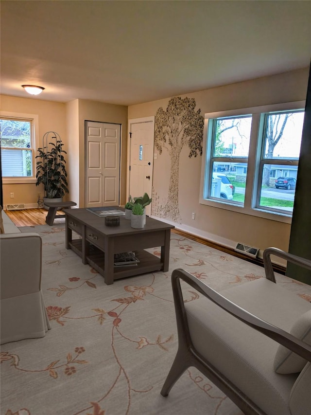 1300 NE 50th Pl, Des Moines, IA 50313 - living area featuring baseboards