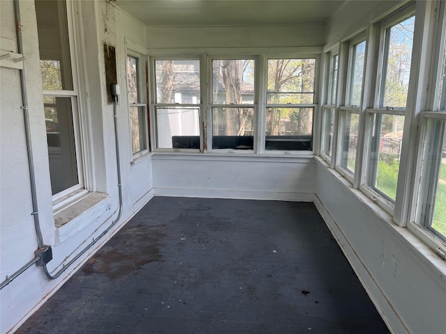 2104 23rd St, Des Moines, IA 50310 - view of unfurnished sunroom