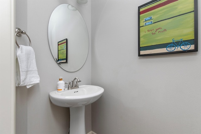 188 Bridgewood Dr, West Des Moines, IA 50266 - bathroom featuring a sink