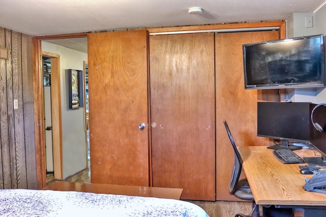 bedroom featuring a closet