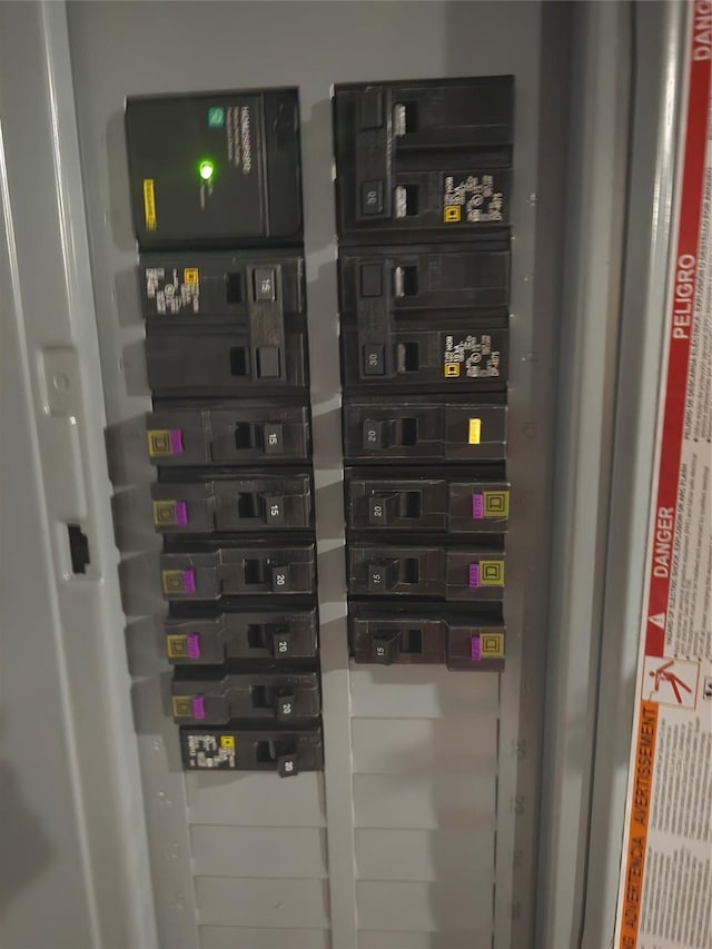 667 46th St, Des Moines, IA 50312 - utilities with electric panel