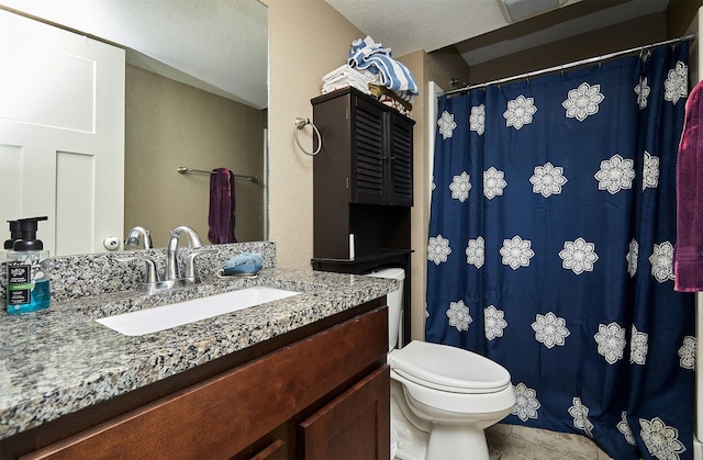 1009 NW Orchard Dr, Ankeny, IA 50023 - full bath with vanity, toilet, and a shower with shower curtain