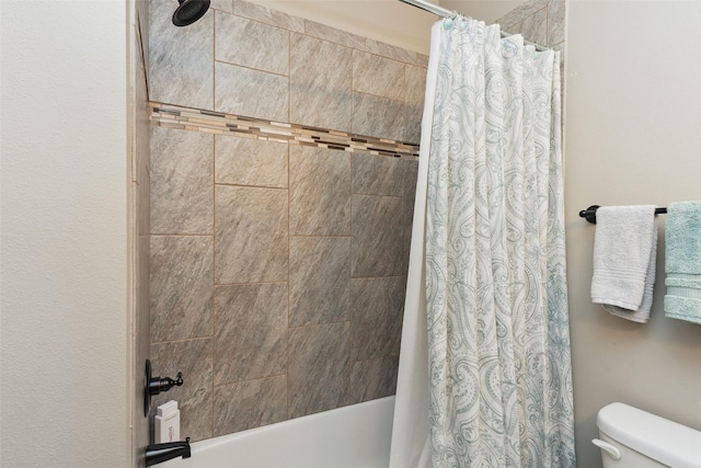 2006 NE 16th St, Ankeny, IA 50021 - full bathroom with toilet and shower / bathtub combination with curtain