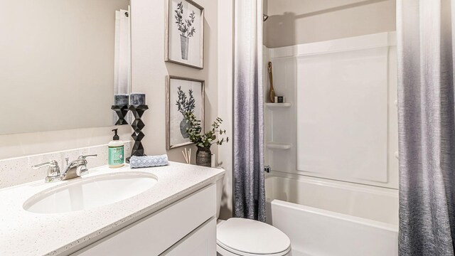 2810 NW 28th St, Ankeny, IA 50023 - full bathroom with vanity and shower / tub combo with curtain