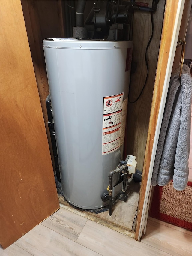 709 S Streeter St, Knoxville, IA 50138 - utilities with gas water heater
