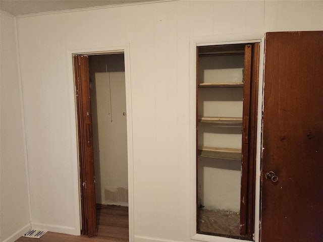 709 S Streeter St, Knoxville, IA 50138 - closet with visible vents