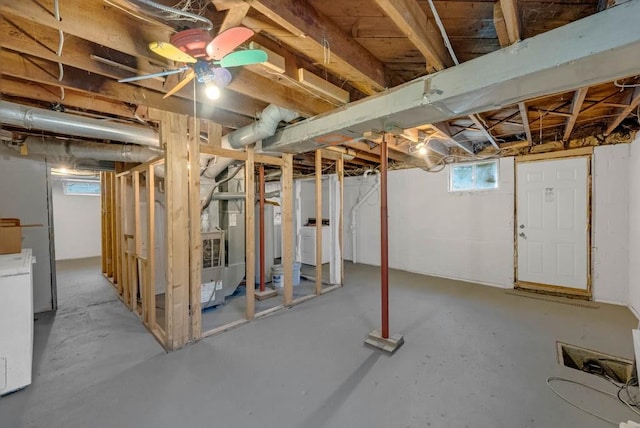 4038 57th St, Des Moines, IA 50310 - basement featuring washer / clothes dryer