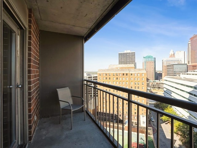 300 Walnut St Unit 1407, Des Moines, IA 50309 - balcony featuring a city view
