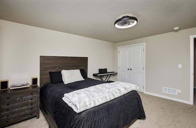 1150 NW Williamsburg Ln, Waukee, IA 50263 - bedroom featuring light carpet, a closet, and baseboards