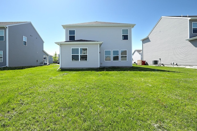 4207 NW Cedarwood Dr, Ankeny, IA 50023 - rear view of property with a yard