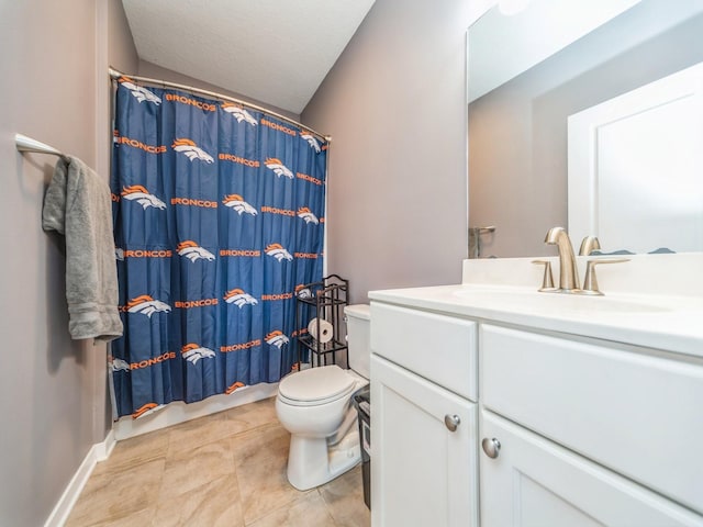 full bath with toilet, a shower with curtain, a textured ceiling, tile patterned flooring, and vanity