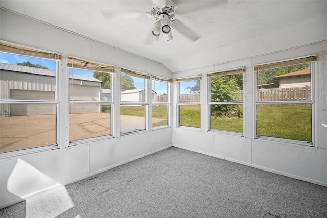 905 E 8th St S, Newton, IA 50208 - unfurnished sunroom featuring a ceiling fan, healthy amount of natural light, and vaulted ceiling