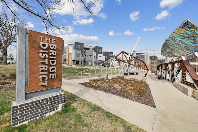 118 E Center St, Des Moines, IA 50309 - view of home's community