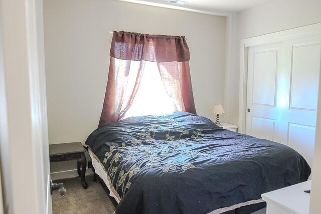 4917 Richmond Ave, Des Moines, IA 50317 - bedroom featuring carpet floors