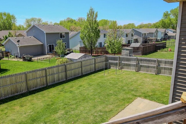 4917 Richmond Ave, Des Moines, IA 50317 - view of yard featuring a residential view