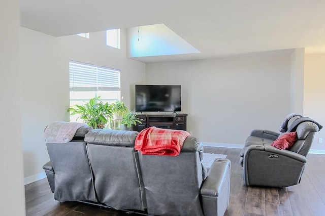 4917 Richmond Ave, Des Moines, IA 50317 - living area featuring wood finished floors and baseboards