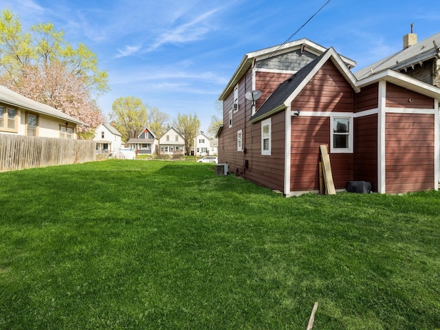 view of yard with a residential view