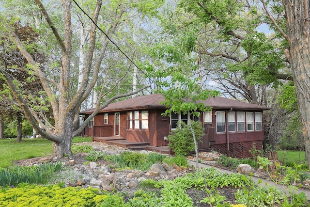 2226 Idaho Dr, Pella, IA 50219 - view of front of property