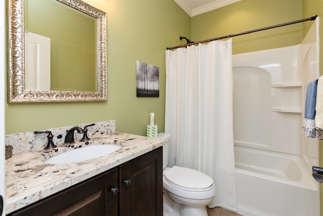 1914 Park Ave, Des Moines, IA 50315 - full bathroom with crown molding, vanity, and shower / bath combo with shower curtain