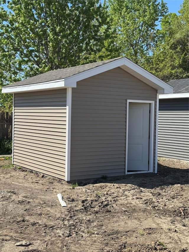 1533 Walker St, Des Moines, IA 50316 - view of outbuilding