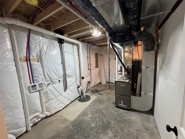 1533 Walker St, Des Moines, IA 50316 - unfinished below grade area with heating unit